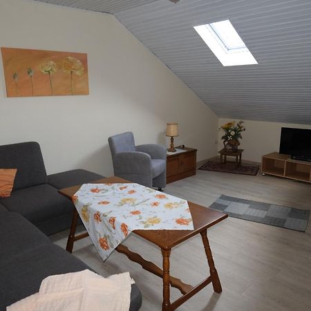 Weingut & Gaestehaus Mees Apartment Briedel Phòng bức ảnh