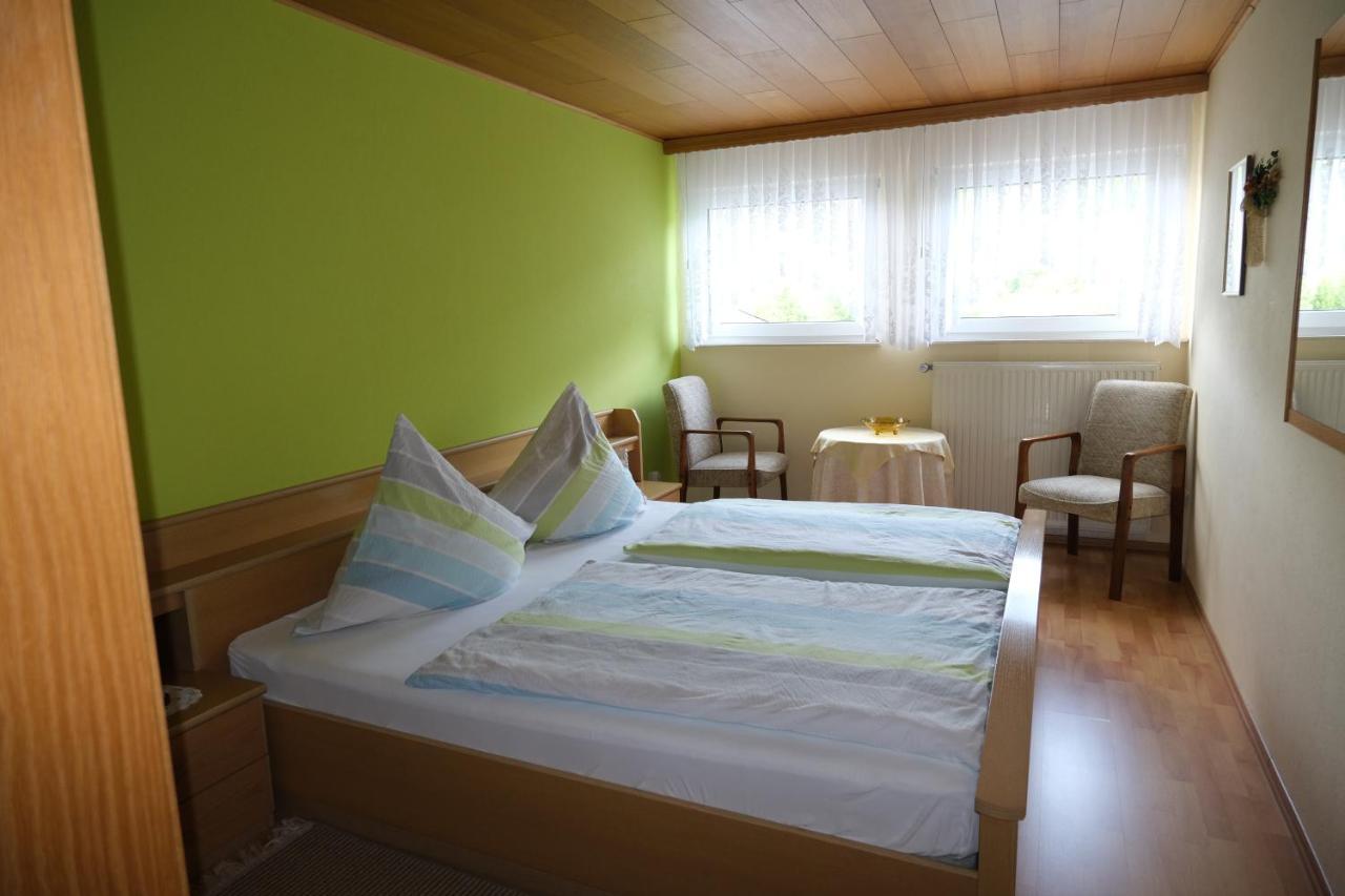 Weingut & Gaestehaus Mees Apartment Briedel Phòng bức ảnh