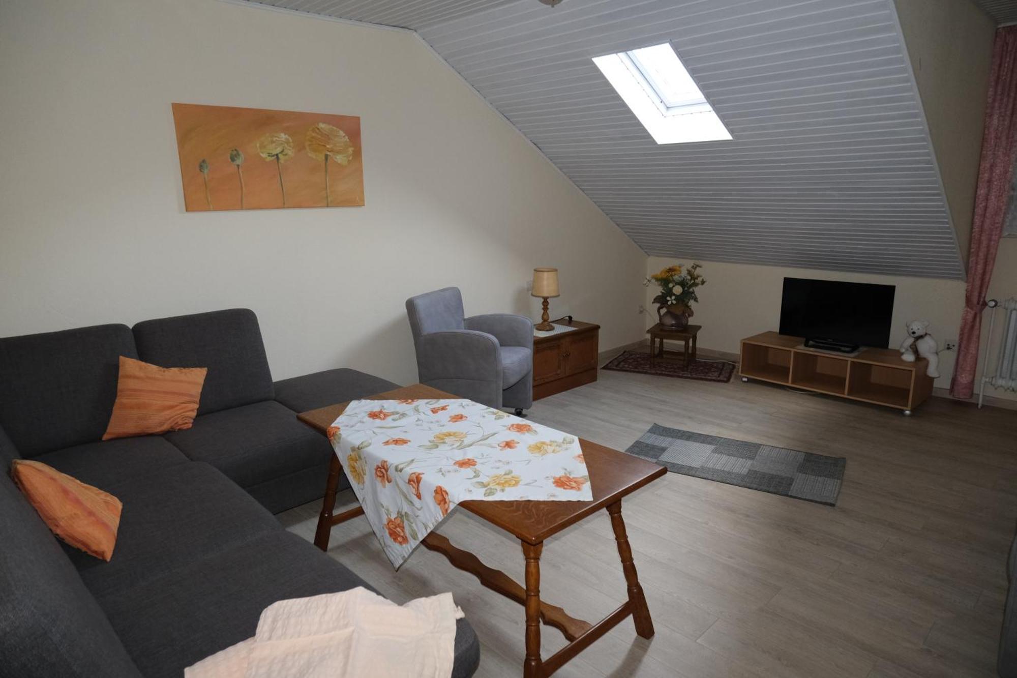 Weingut & Gaestehaus Mees Apartment Briedel Phòng bức ảnh
