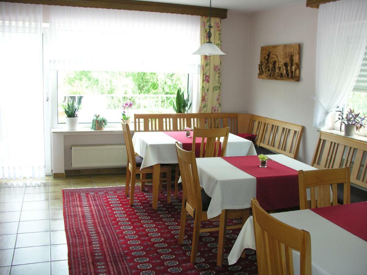 Weingut & Gaestehaus Mees Apartment Briedel Ngoại thất bức ảnh